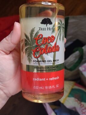 Tree hut coca colada gel wash